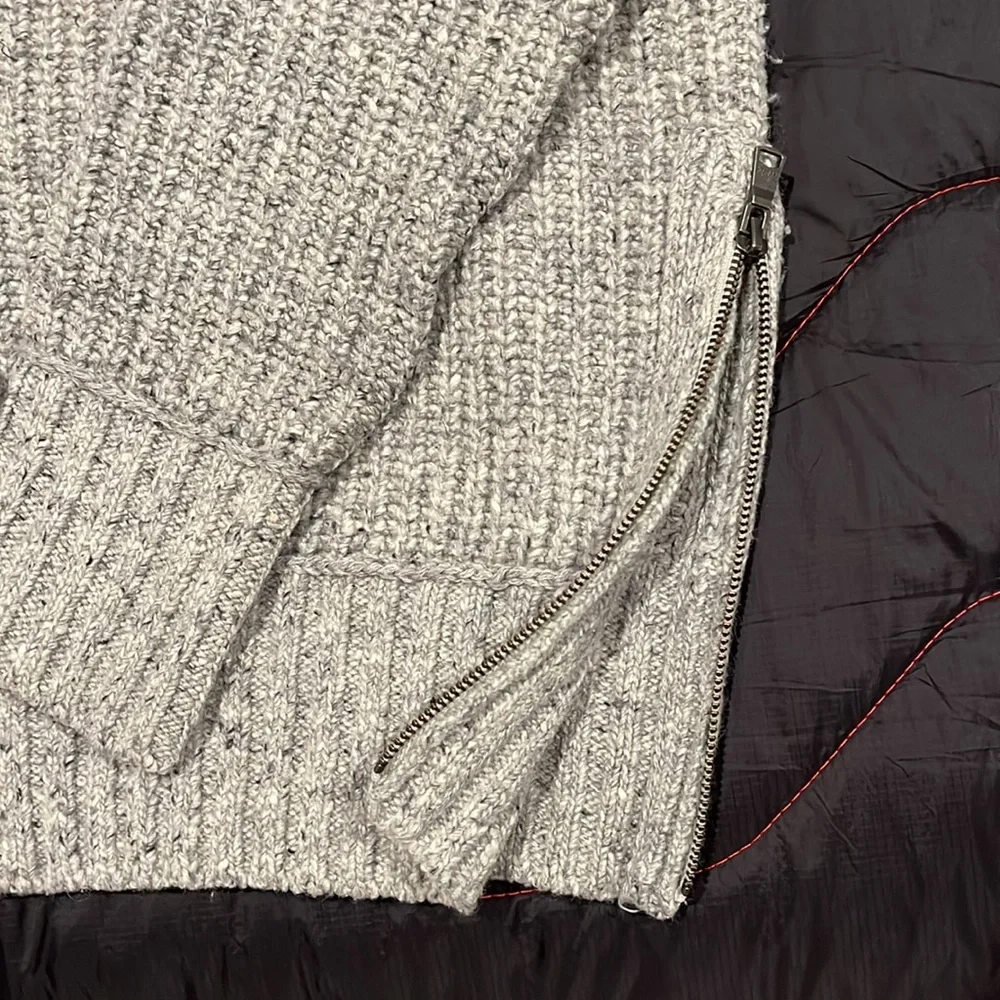 Banana Republic Heritage Sweater - Picture 5 of 13